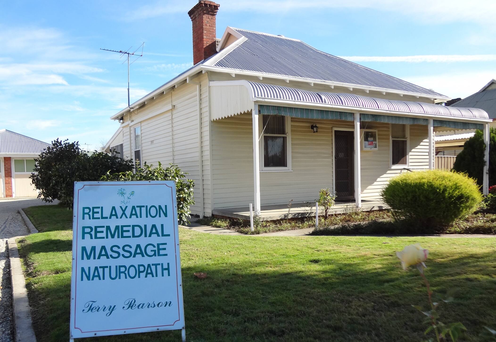 Pearsons Natural Therapies - Logo