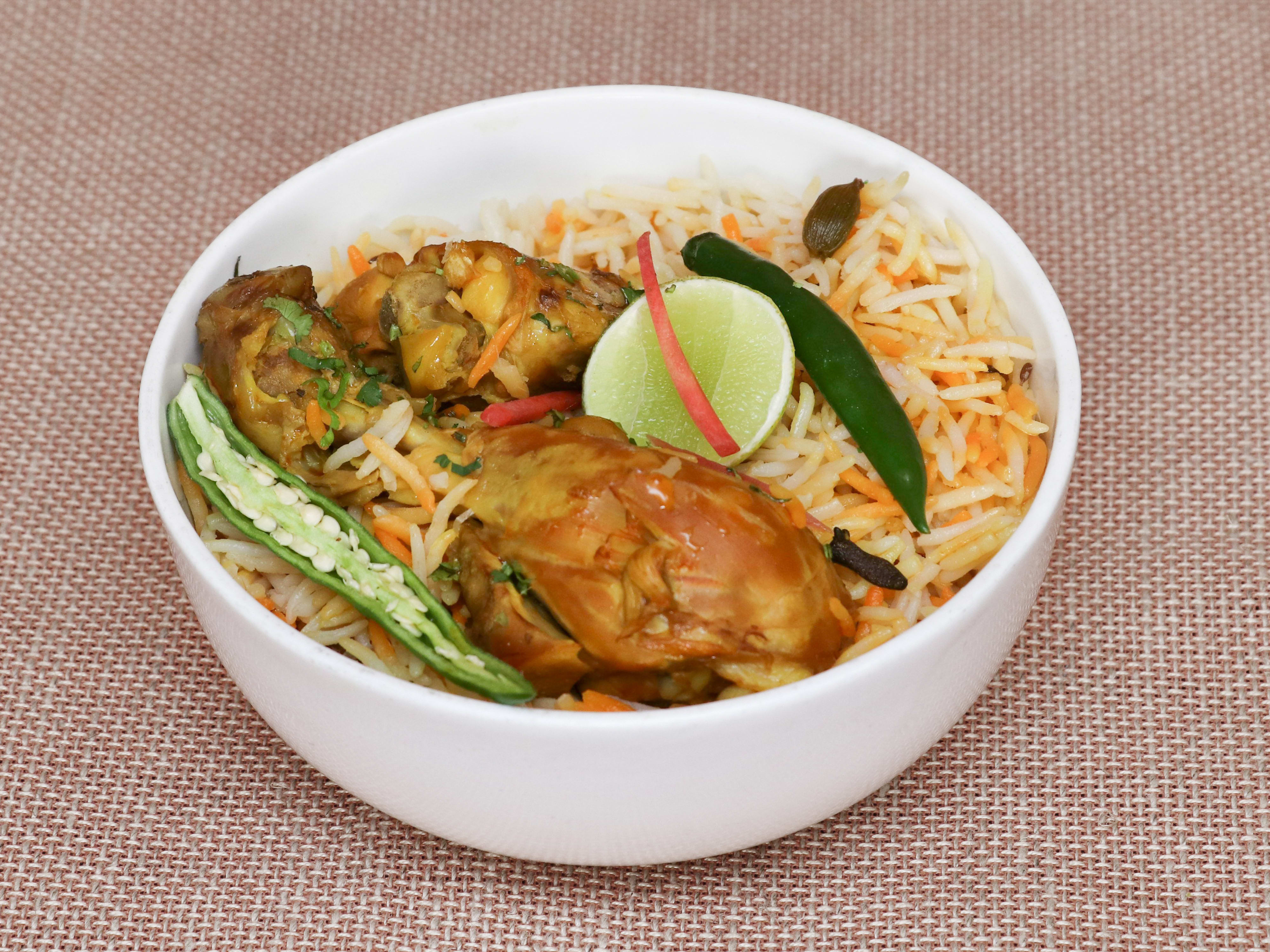 People Restaurant - Logo