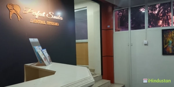 PERFECT SMILES DENTAL STUDIO - Logo