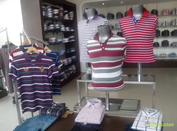 Peter England Showroom - Logo
