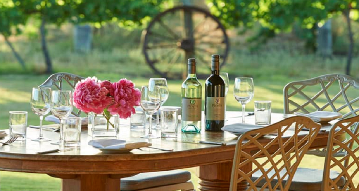 Pinelli Estate Winery Restaurant - Logo