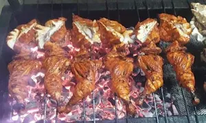 Pishori's Chicken Hut - Logo