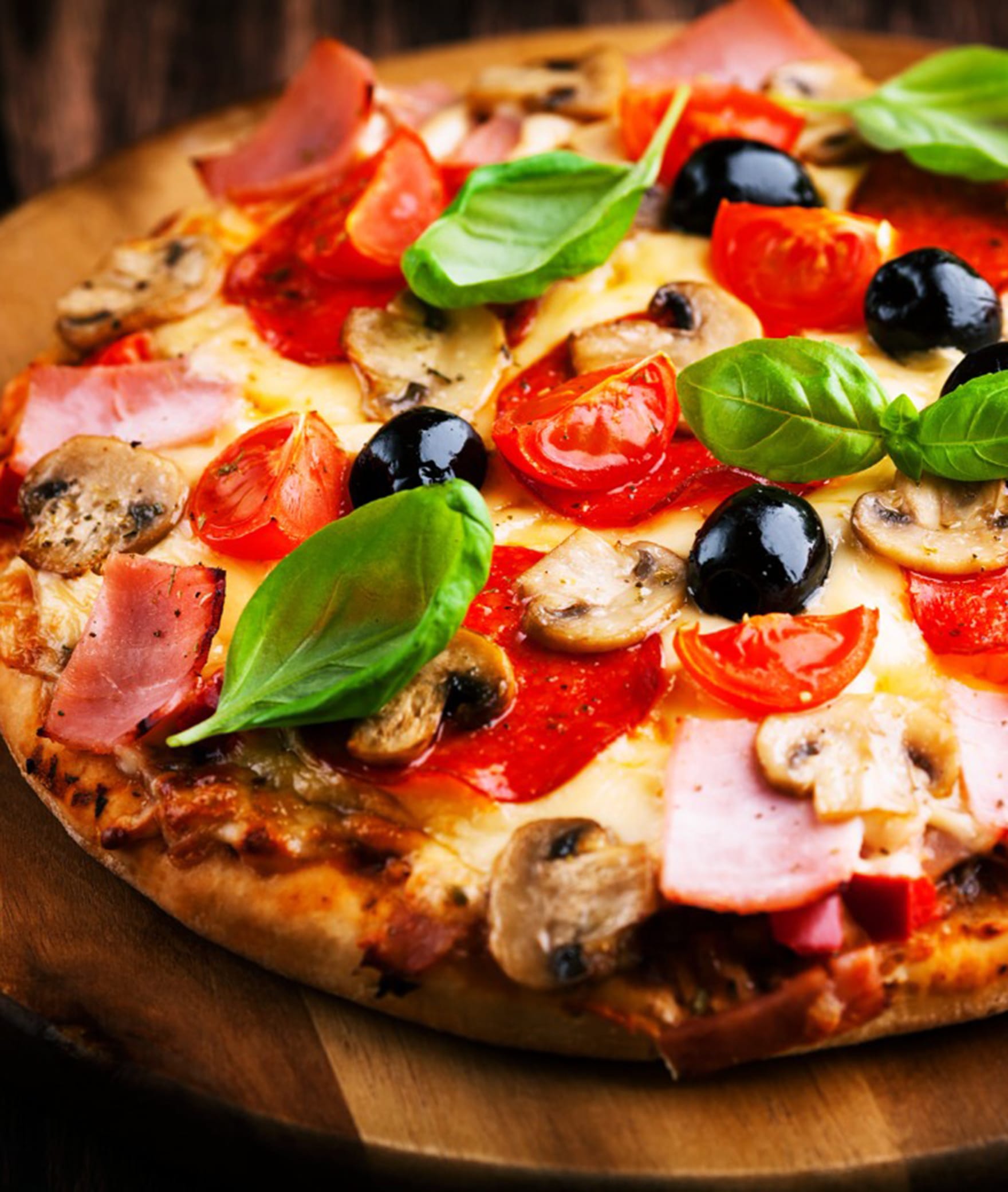 Pizaa in town - Logo
