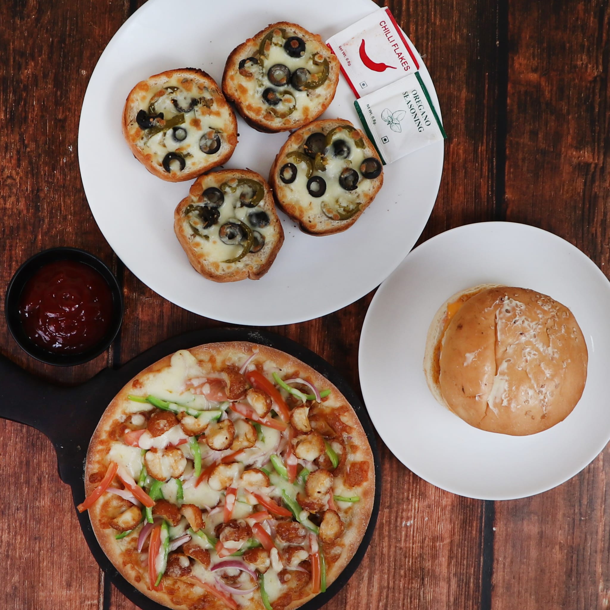 Pizza and Burger snack point - Logo