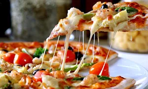Pizza Caprina - Logo