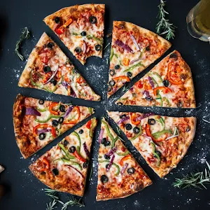 Pizza Cravers - Logo
