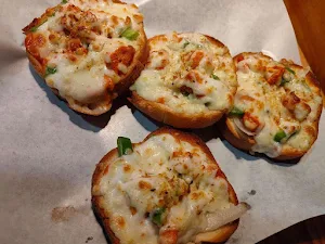 Pizza Millennium - Logo