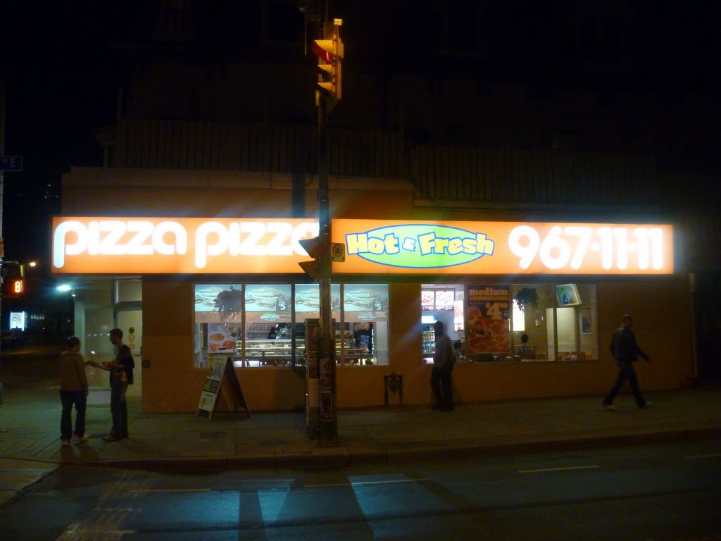 Pizza Pizza - Logo