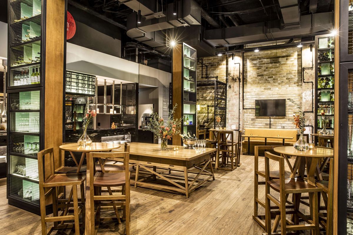 Platform 270 @ Doubletree by Hilton Melbourne - Logo