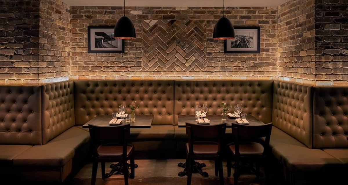 Platform 818 Restaurant & Bar at Mercure Sydney - Logo