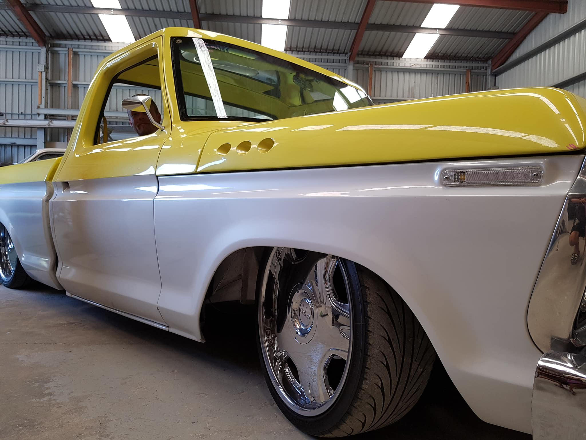 Platinum Paint & Panel Currumbin - Logo
