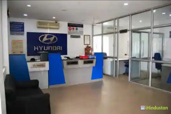 P L Motors - Logo