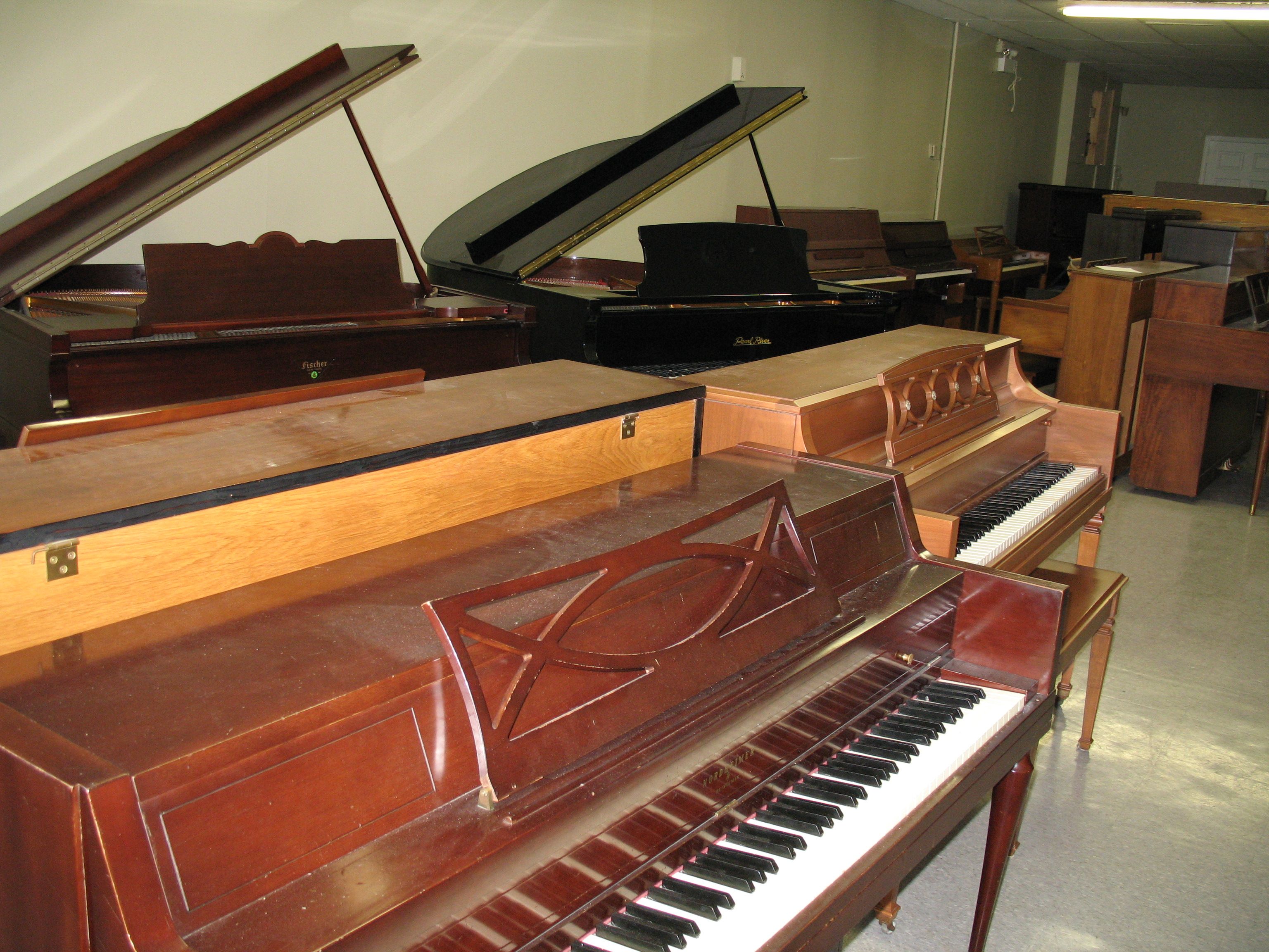 Plumb Pianos &a; Music School - Logo