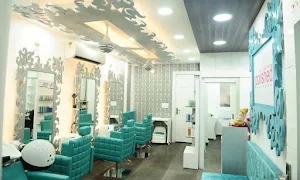 Polished By Nidhi - Logo