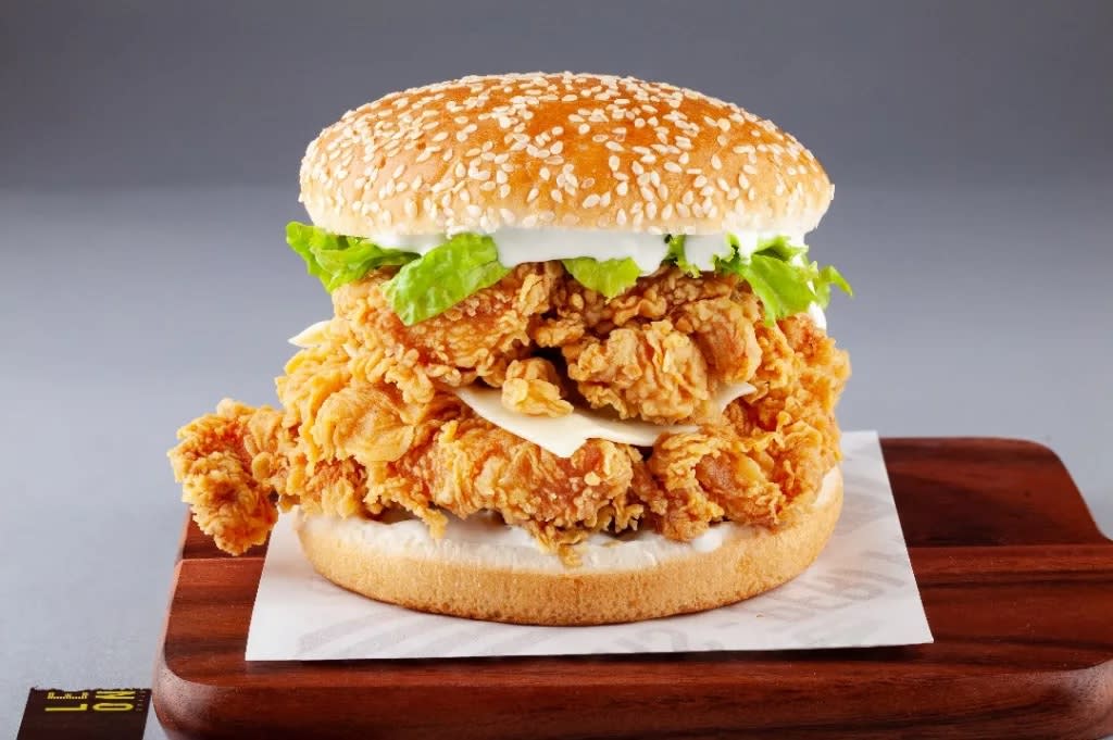 Pollo's Burger & More - Logo