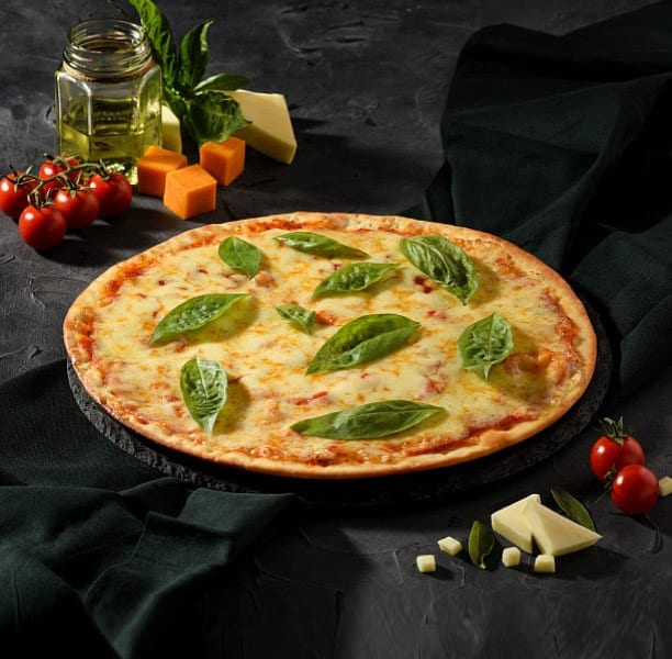 POMP - Pizza On My Plate - Logo