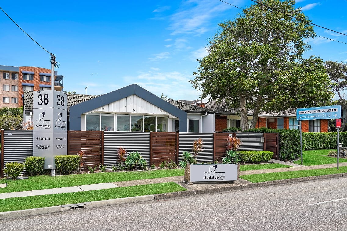 Port Macquarie Dental Centre - Logo