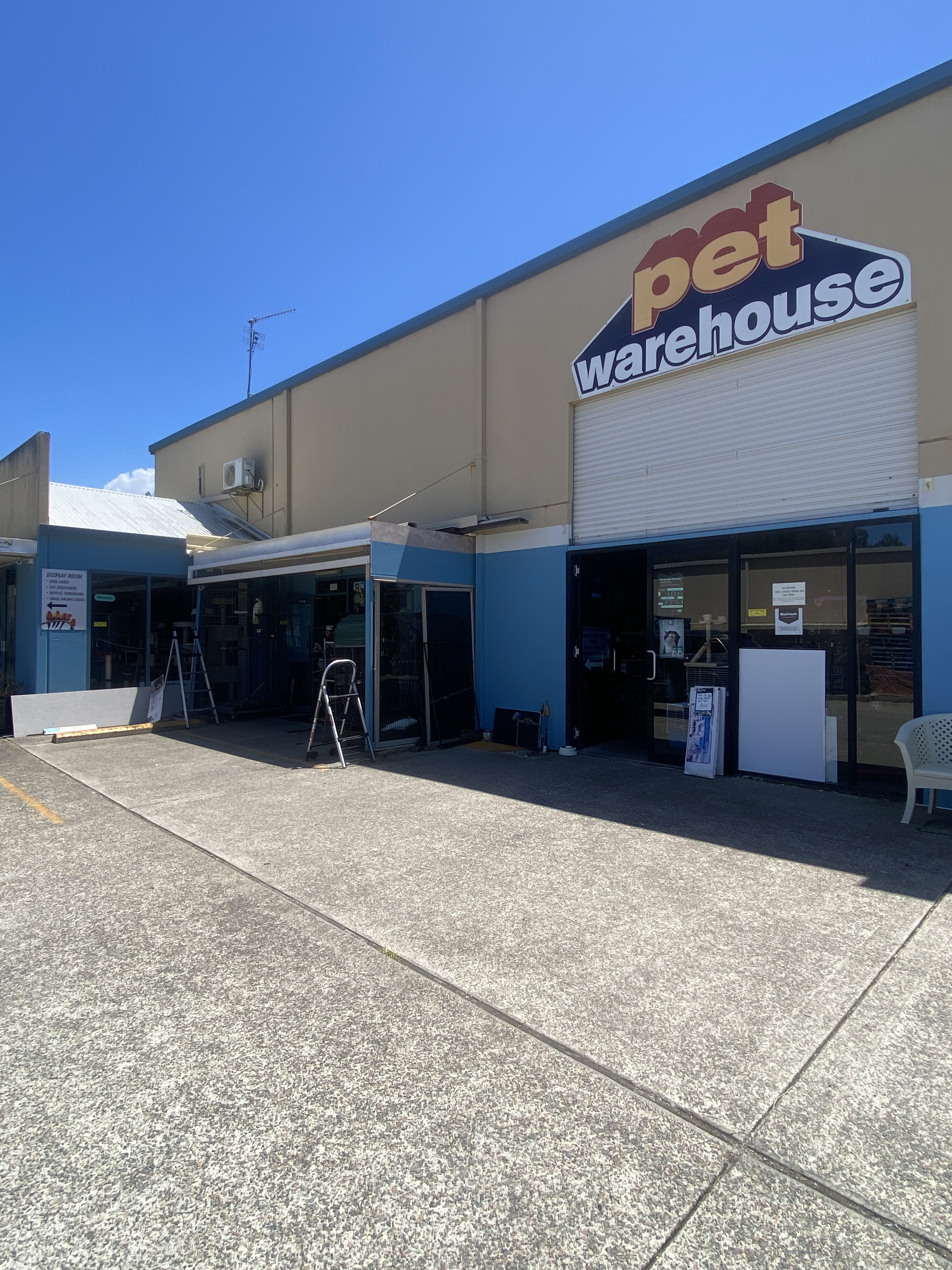 Port Stephens Pet Warehouse - Logo