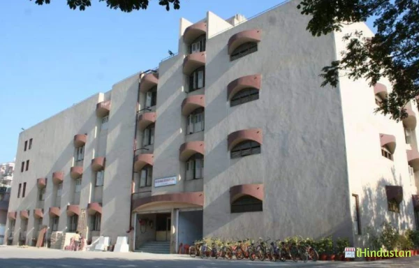 Prakash Higher Secondary School - Logo