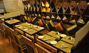 Pranaam Fine Dine & Bar - Logo