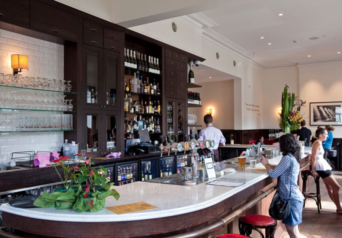 Prince Alfred Hotel - Logo