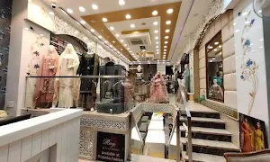 Priyanka Fashion - Logo