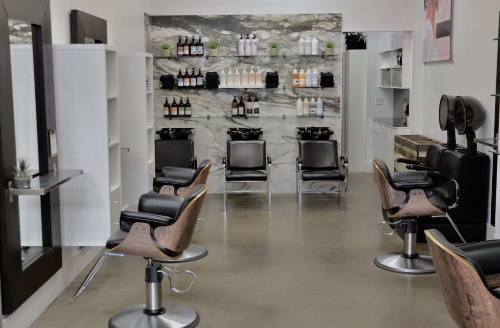 Proper Hair Lounge - Logo