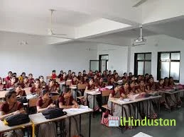 PUNIT COLLEGE - Logo