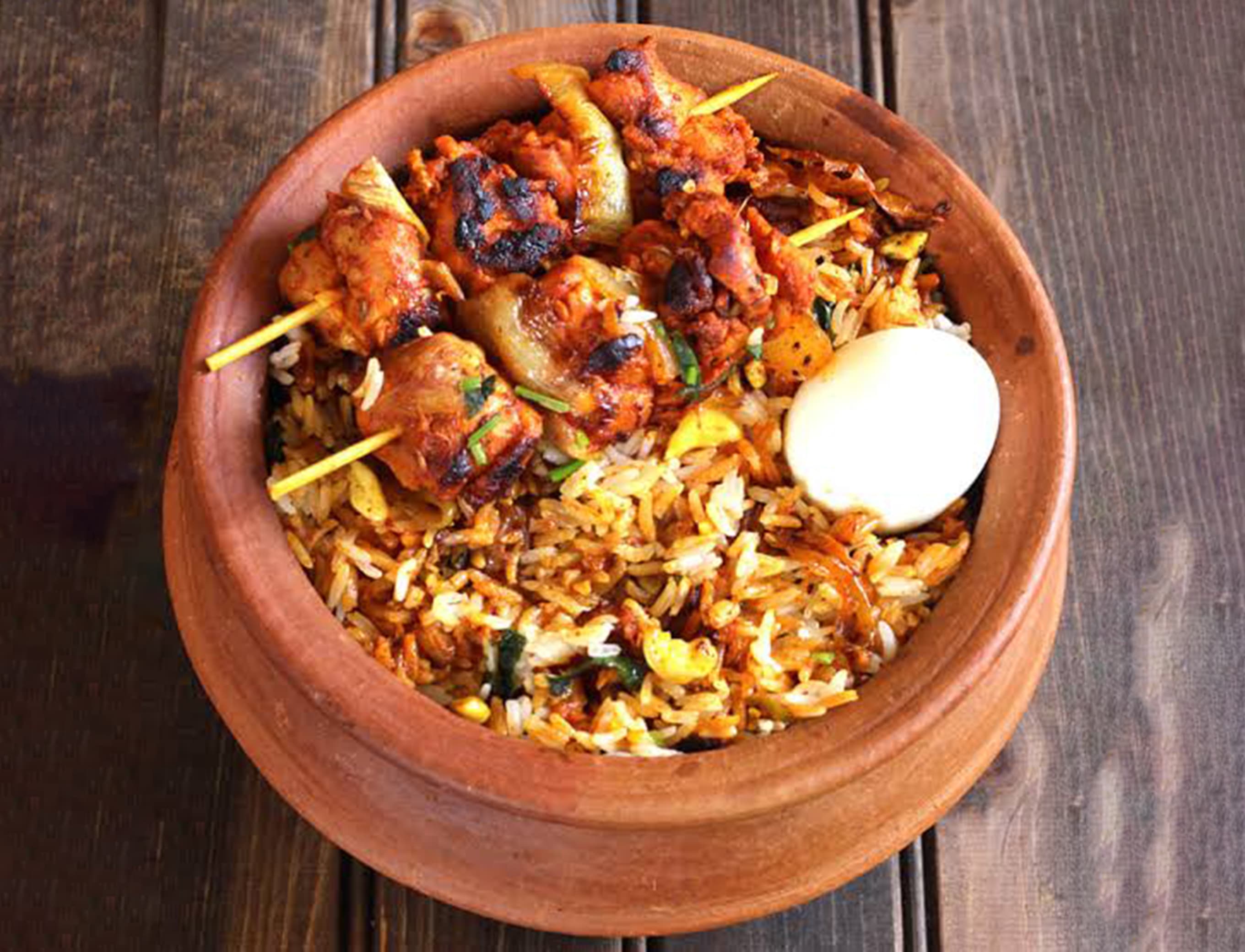 Qadri Caterers - Logo