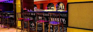Q-Bar, The Quarter Club - Logo