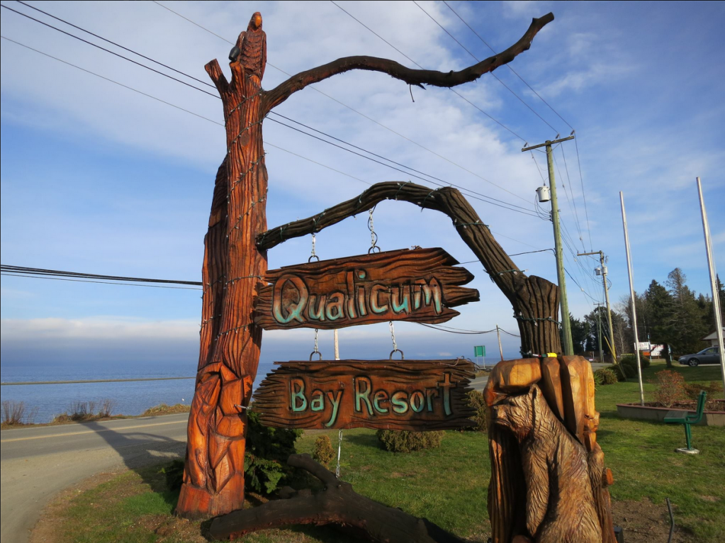 Qualicum Bay Resort - Logo