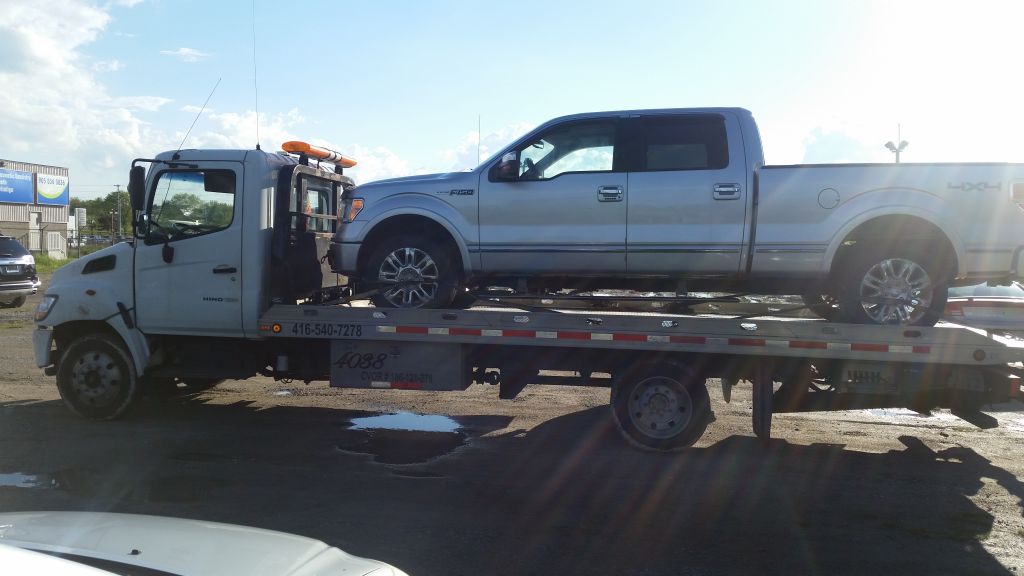 Quazi Jay Towing - Logo