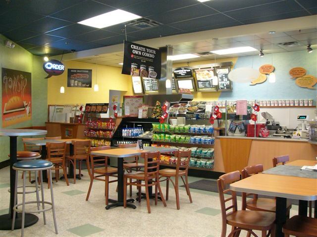 Quiznos East York - Logo