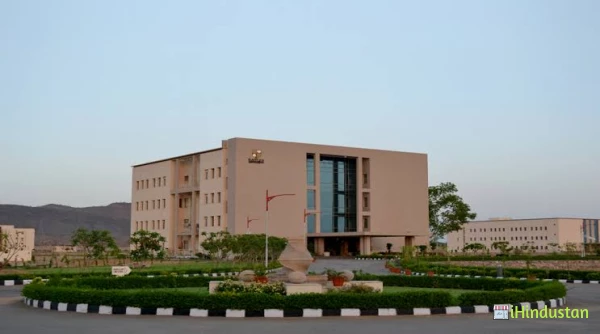 Raffles University - Logo