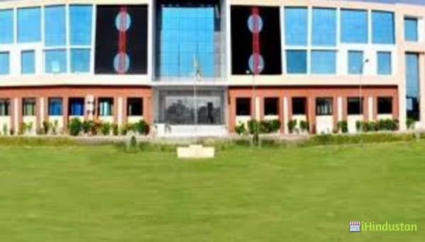 Raj Engineering College - Logo