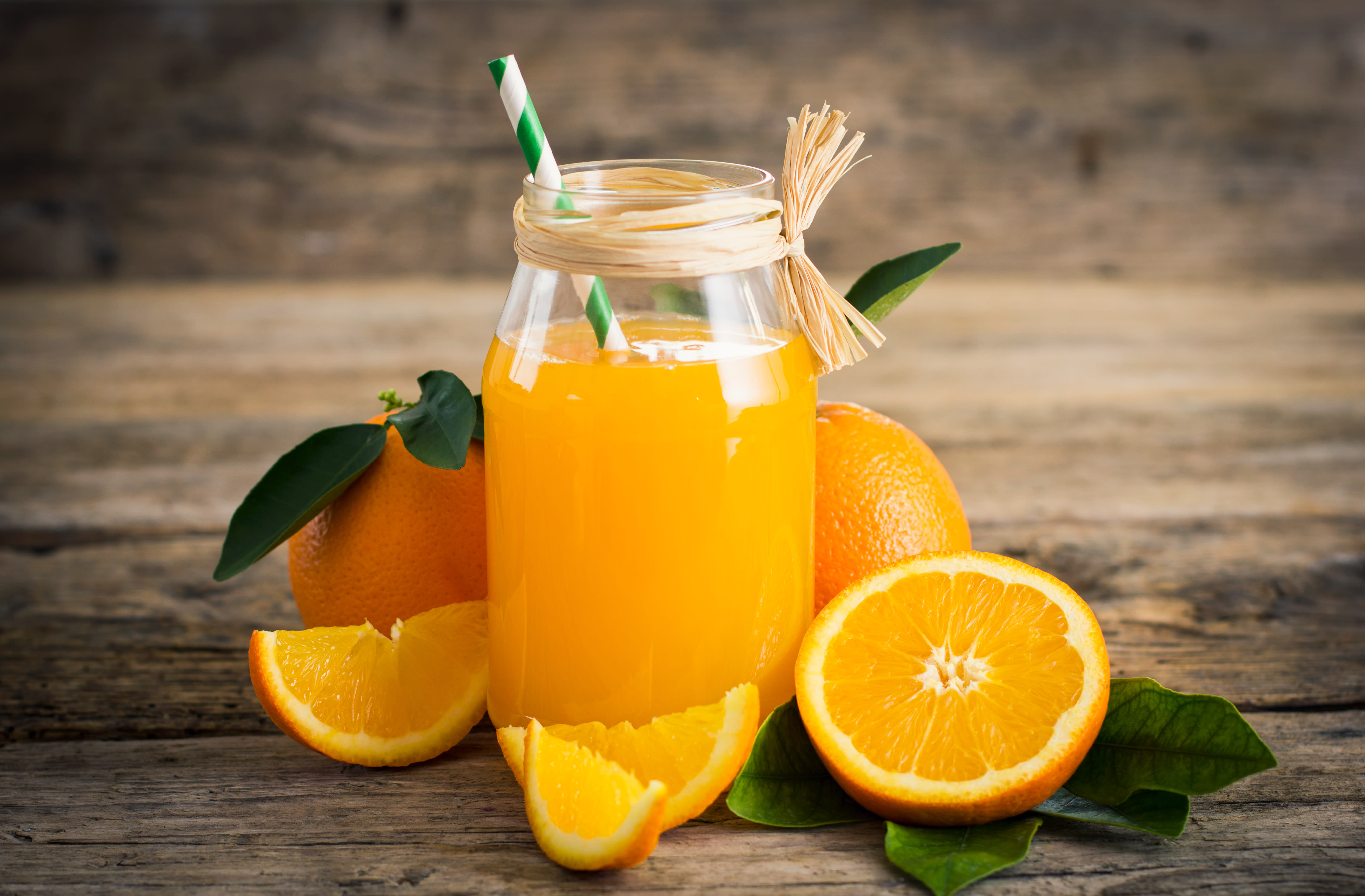Raj Juice and Shakes - Logo