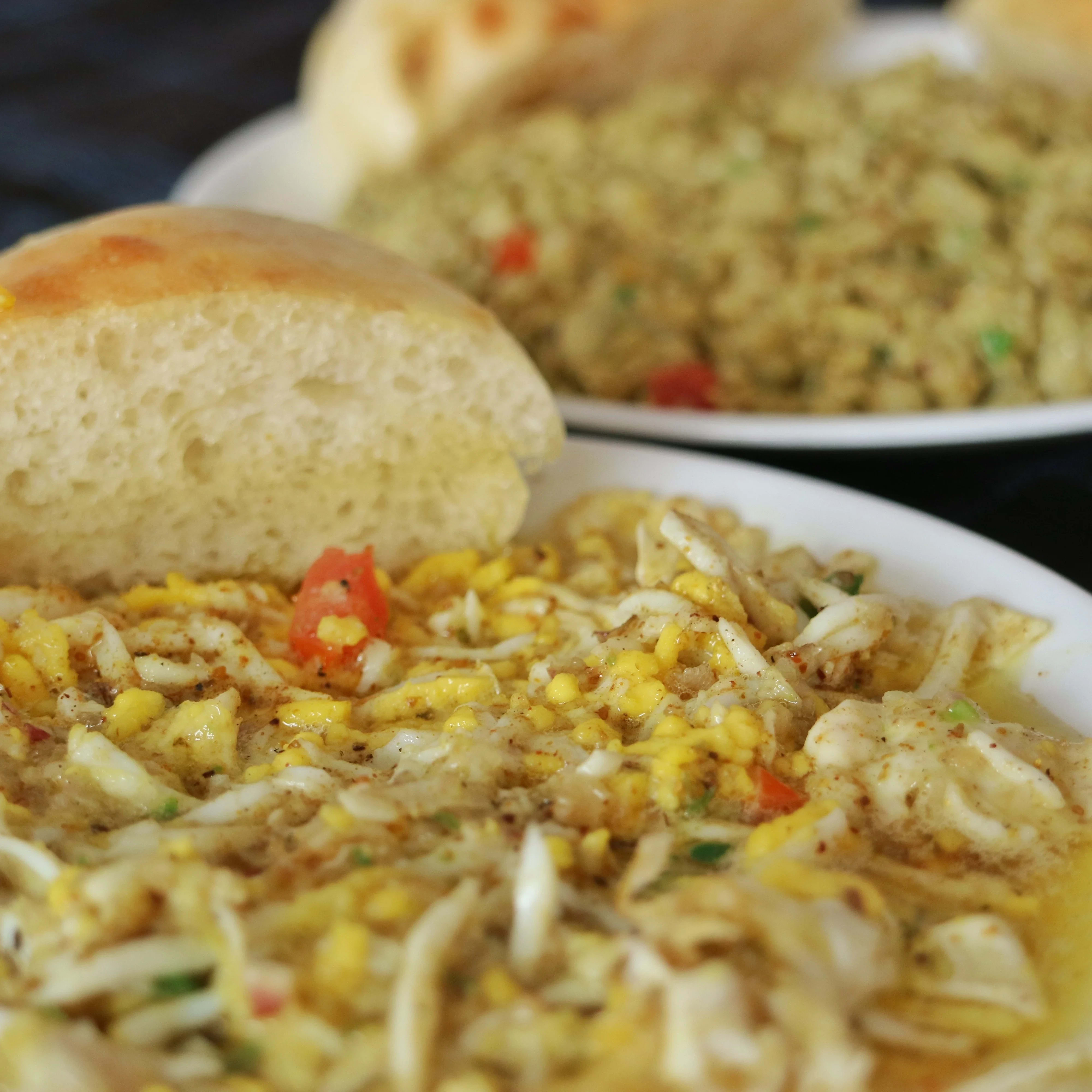 Raju Omlet - Logo
