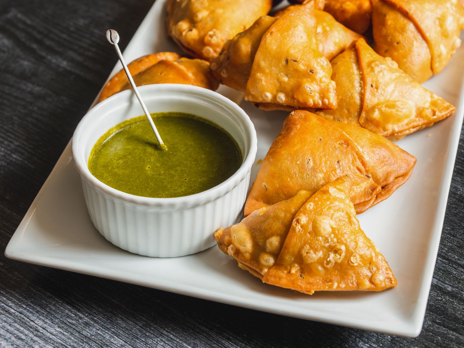 Raju Patti Samosa - Logo