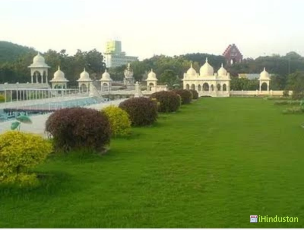 Ramoji Academy of Film and Television - Logo