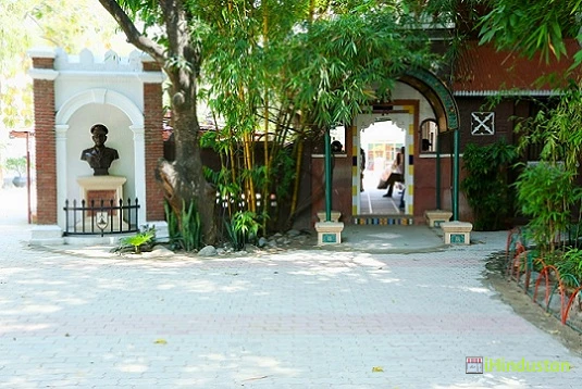 Rani Pritam Kunwar School, Bilari - Logo