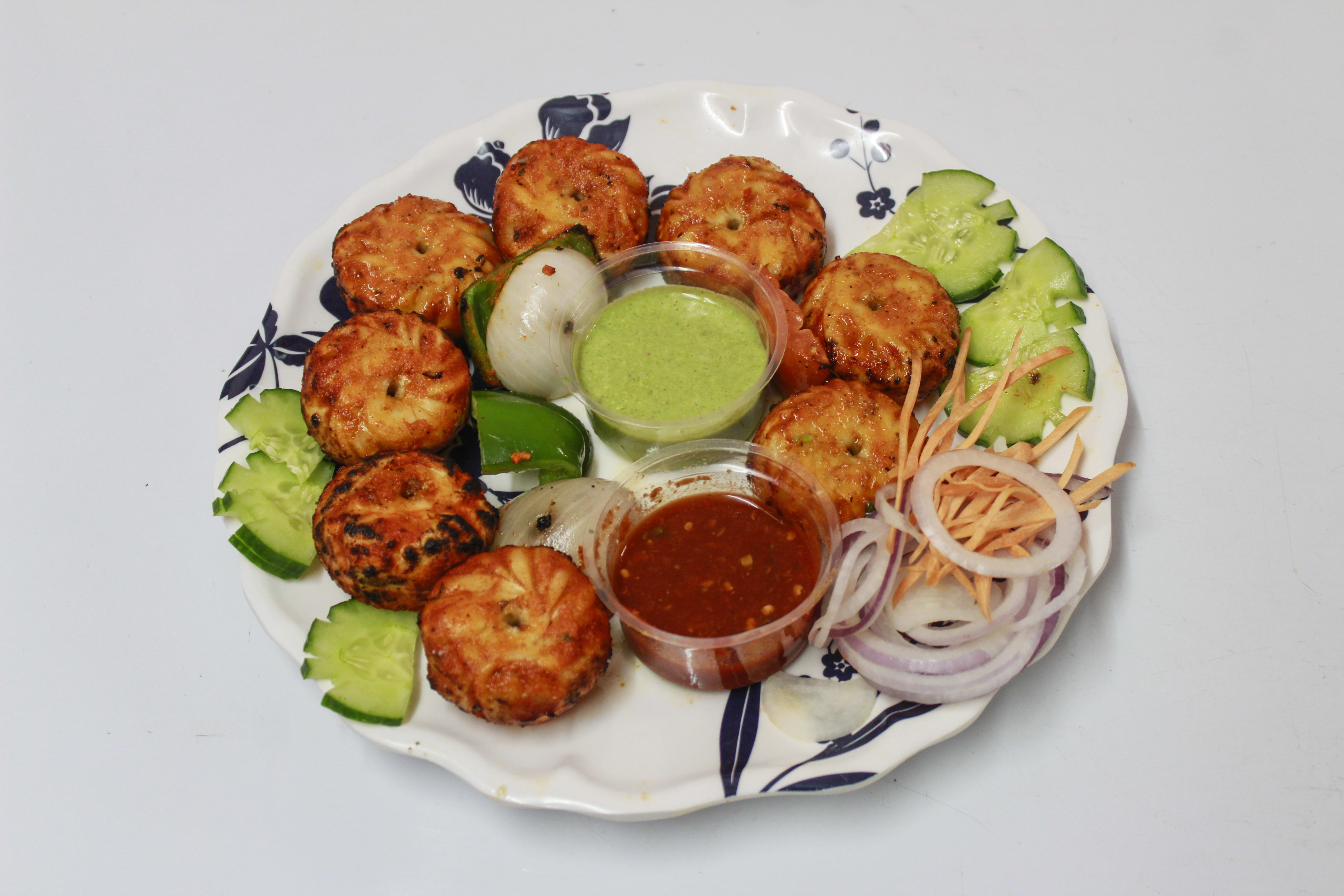 Ra Ra Momos Express - Logo