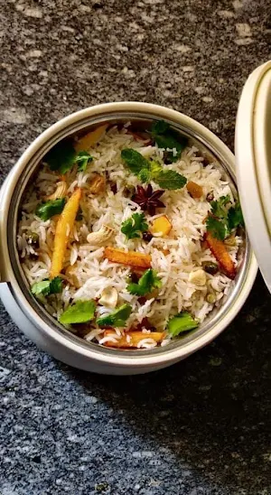 Rasoighar - Homestyle Food - Logo