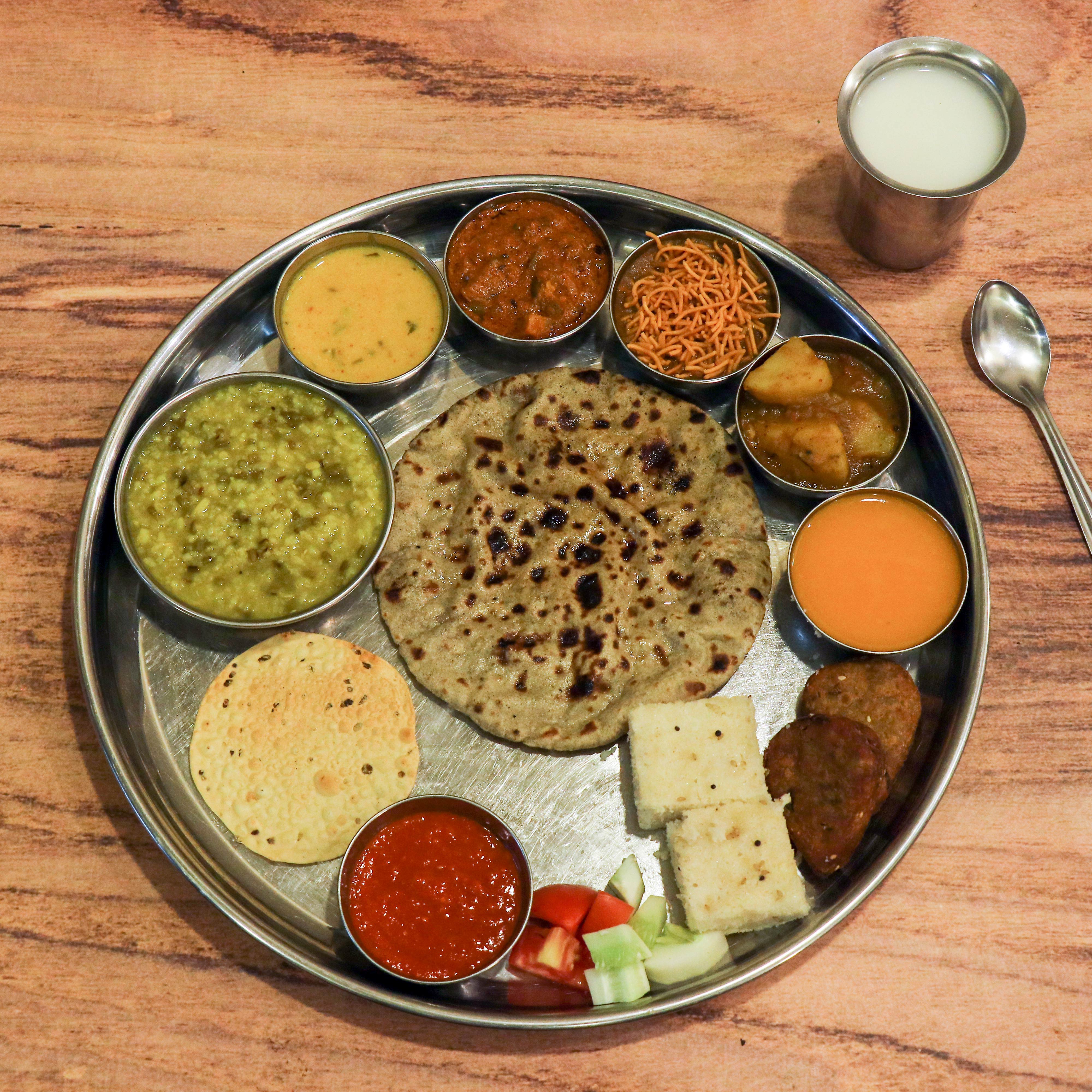 Rasoi Thali - Logo