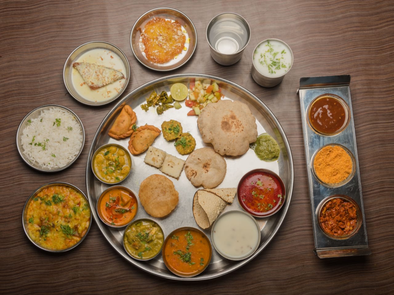 Rasoi... Veg Thali - Logo