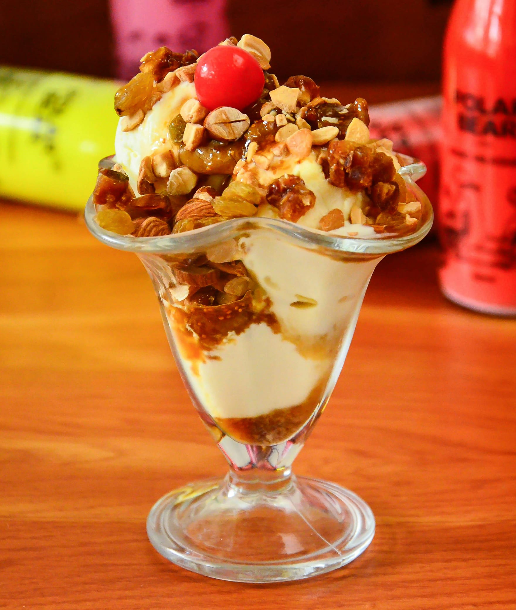 Ratnadeep Ice Cream and Famous Lassi - Logo