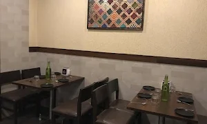 Ravi Kitchen & Bar - Logo