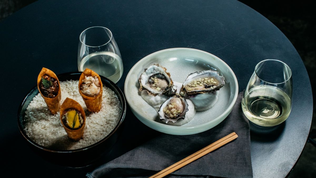 Raw Bar - Logo