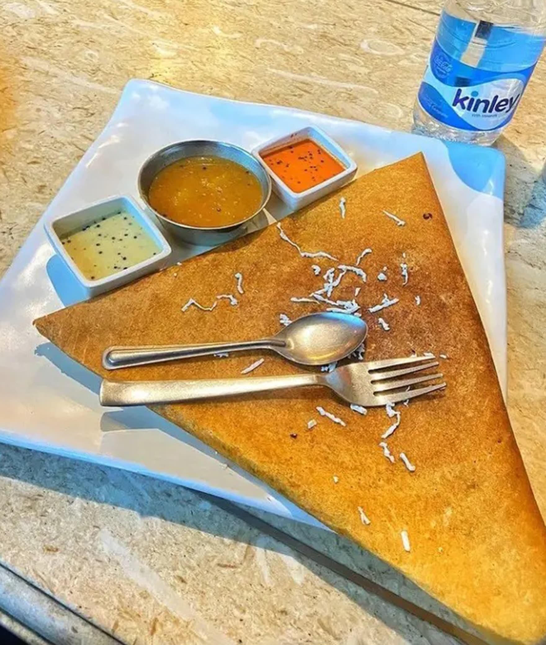 Raymoti Restaurant - Logo