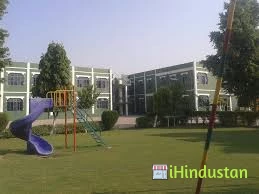 R C Green Field Senior Secondary School - Logo