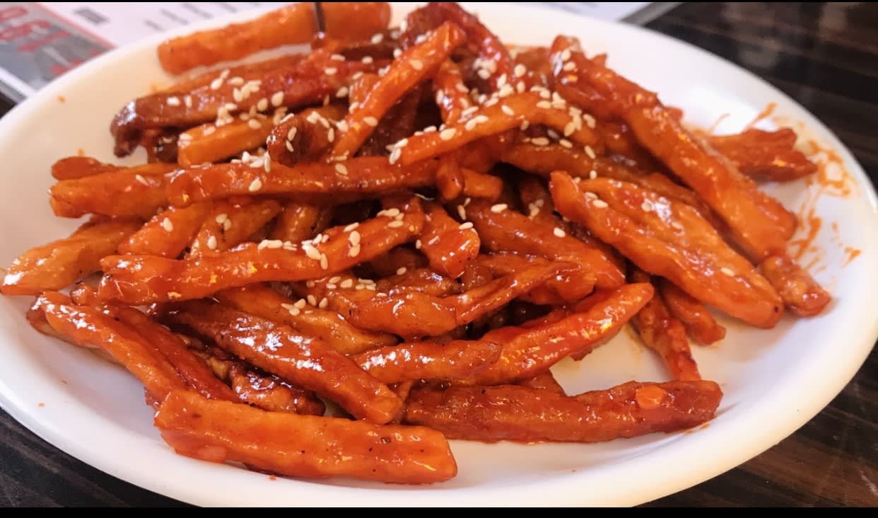 Red Chilly - Logo